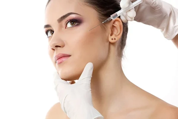 Tiêm Mesotherapy có ưu điểm lớn khi khắc phục tình trạng nám, tàn nhang. 